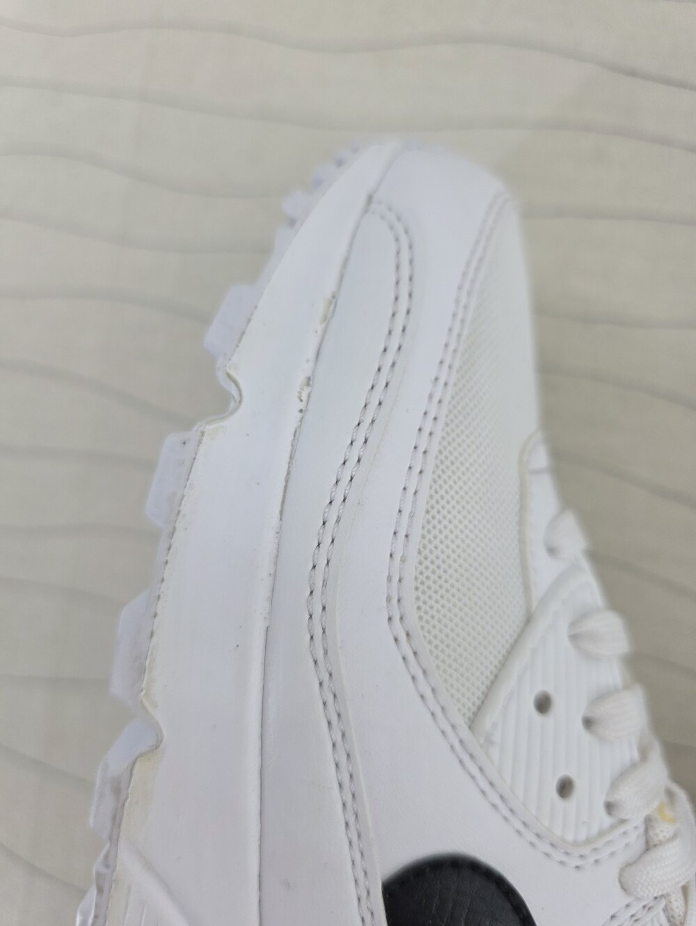 Nike Womens Air Max 90 White Black Retro Sneakers Shoes DH8010-101 Size 8.5 - Picture 9 of 13
